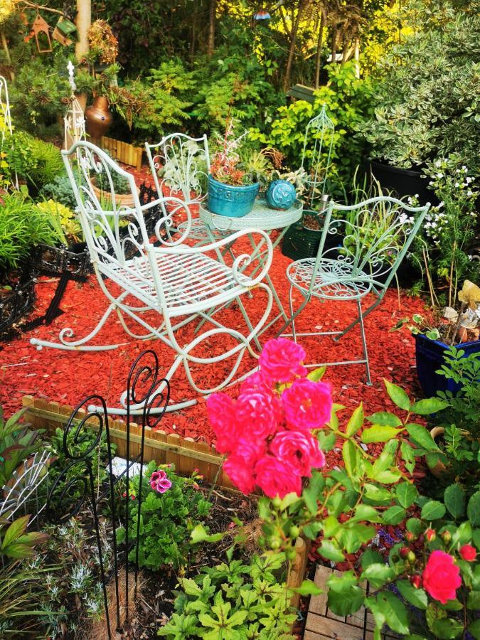 Ferienhaus Mit Riesen Garten, Drei Terrassen, Toller Aussicht Am Waldrand, Auch Als Monteur-Wohnung Hemer Luaran gambar