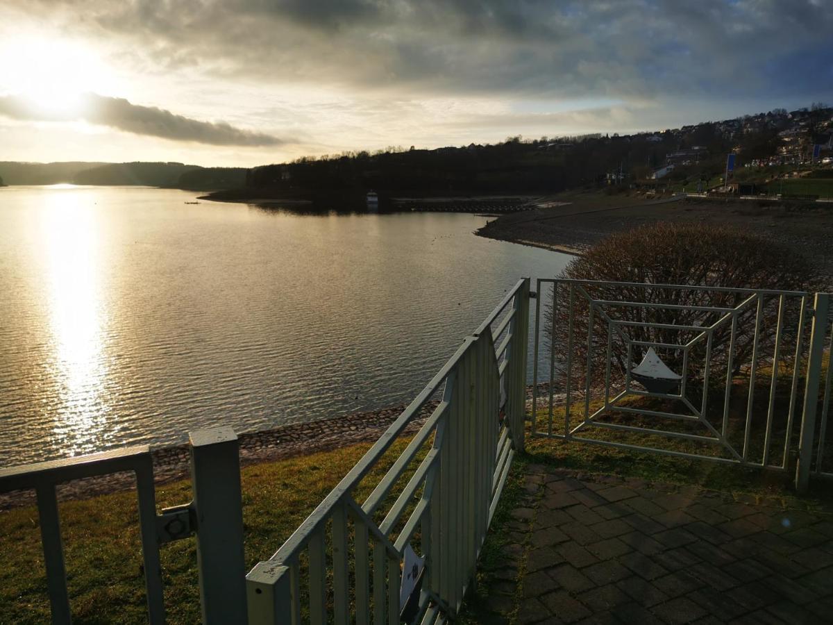 Ferienhaus Mit Riesen Garten, Drei Terrassen, Toller Aussicht Am Waldrand, Auch Als Monteur-Wohnung Hemer Luaran gambar